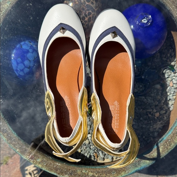 NWOT Chic White and Gold Women's Heels size 39 - Picture 2 of 9